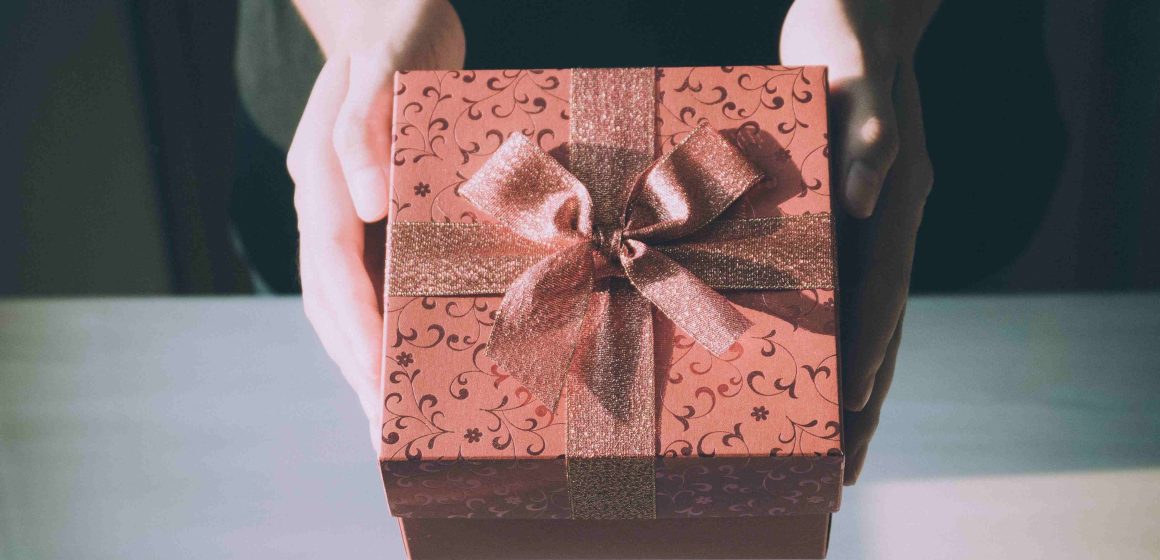 Idei de cadouri personalizate pentru prietenii cu personalitate