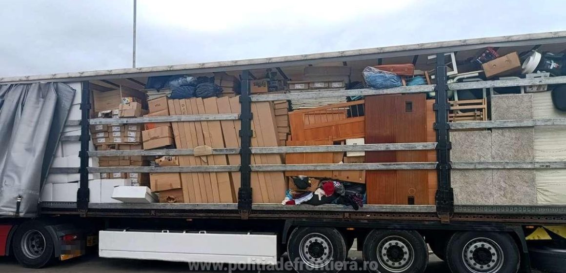 22 de tone de aticole second-hand oprite să intre în țară