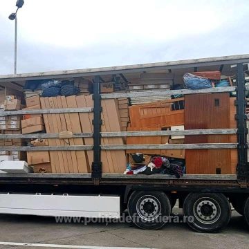 22 de tone de aticole second-hand oprite să intre în țară 22 de tone de aticole second-hand oprite să intre în țară