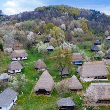 Două obiective din Maramureș în elita muzeelor etnografice în aer liber Două obiective din Maramureș în elita muzeelor etnografice în aer liber