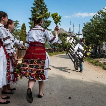 RUSALIILE: Tradiții și obiceiuri RUSALIILE: Tradiții și obiceiuri