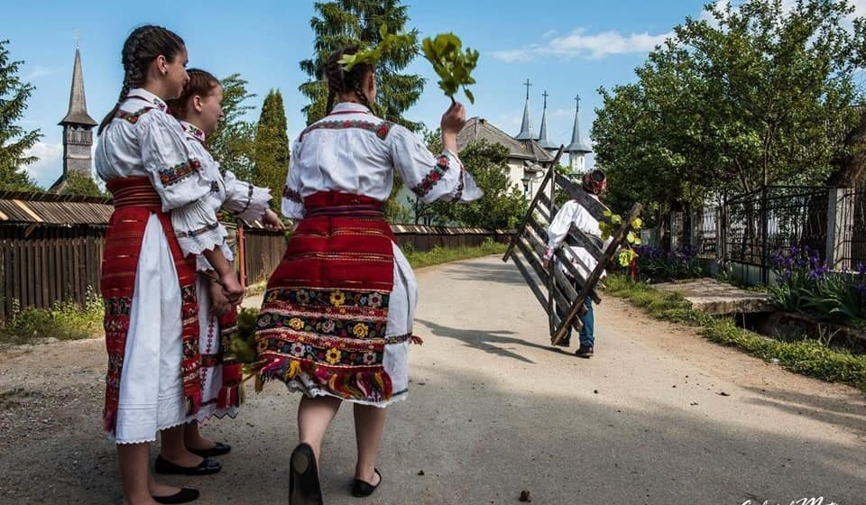 RUSALIILE: Tradiții și obiceiuri
