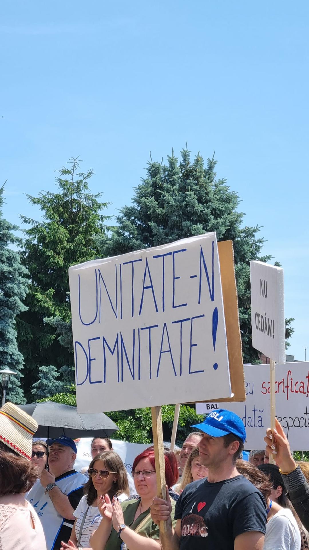 thumbnail (5) thumbnail (5)