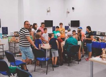 Planetariul Baia Mare prelungește tabăra de știință și în luna august
