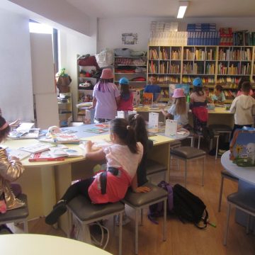 O zi de vacanţă în mijlocul cărţilor O zi de vacanţă în mijlocul cărţilor