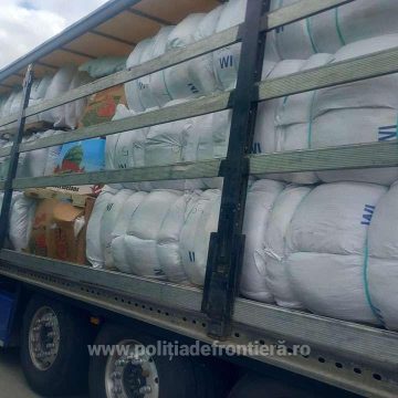 28 de tone de haine second-hand oprite să intre în țară 28 de tone de haine second-hand oprite să intre în țară