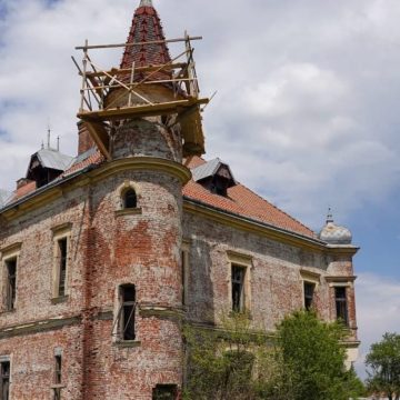 Două proiecte pentru reabilitarea și introducerea în circuitul turistic local al Castelului Teleki Géza din Pribilești