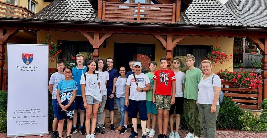 Elevii premiați la olimpiadele de fizică, chimie și astronomie în tabără la Breb