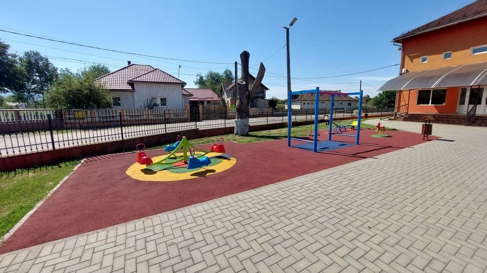 Primul loc de joacă pentru copii din comuna Mireşu Mare Primul loc de joacă pentru copii din comuna Mireşu Mare