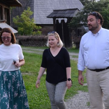 În vizită la Muzeul satului maramureșean În vizită la Muzeul satului maramureșean