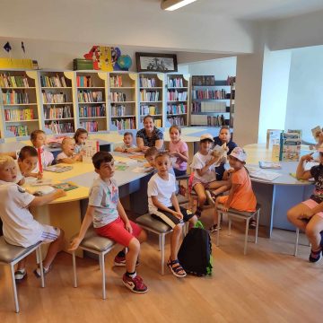 Zi de vacanţă la bibliotecă