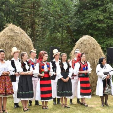Joc la Șură  un eveniment care a adunat întreaga comunitate  a Țării Lăpușului
