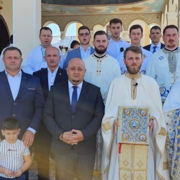 Călin Bota: Hramul Maicii Domnului la biserica veche de peste 150 de ani la Dumbrăvița Călin Bota: Hramul Maicii Domnului la biserica veche de peste 150 de ani la Dumbrăvița