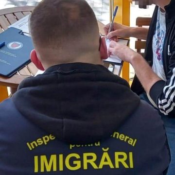 Misiuni de îndepărtare sub escortă a unor străini din România