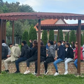 30 de tineri din sistemul de protecție specială al DGASPC Maramureș au participat la tabăra „Dulci Prietenii” 30 de tineri din sistemul de protecție specială al DGASPC Maramureș au participat la tabăra „Dulci Prietenii”