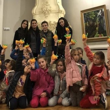 Toamna dovleacul – magic, activitatea elevilor sigheteni la Muzeul Județean de Artă Toamna dovleacul – magic, activitatea elevilor sigheteni la Muzeul Județean de Artă