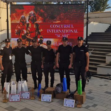 Pompieri maramureșeni pe podium la o competiție internațională Pompieri maramureșeni pe podium la o competiție internațională