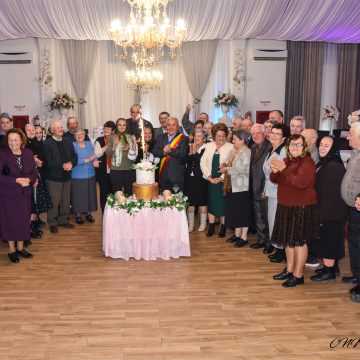 Sărbătoriți la împlinirea a 50 de ani de căsnicie Sărbătoriți la împlinirea a 50 de ani de căsnicie