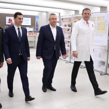 Nicolae Ciucă, președintele Senatului a efectuat o vizită de lucru la Spitalul Județean de Urgență