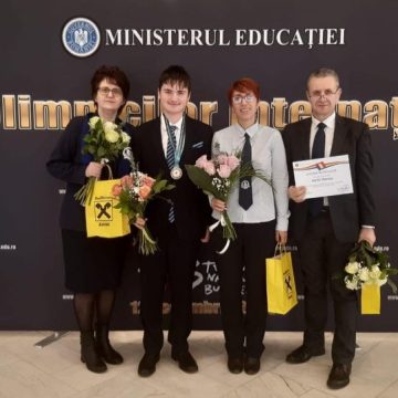 Doi elevi de la Colegiul Național „Dragoș-Vodă” Sighetu Marmației premiați la Gala Olimpicilor Internaționali Doi elevi de la Colegiul Național „Dragoș-Vodă” Sighetu Marmației premiați la Gala Olimpicilor Internaționali