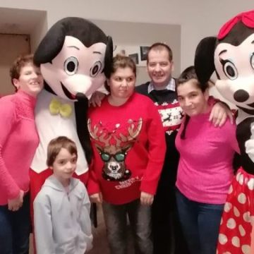 Atmosferă de sărbătoare pentru tinerii cu dizabilități din serviciile sociale din municipiul Sighetu Marmației aflate în subordinea DGASPC Maramures Atmosferă de sărbătoare pentru tinerii cu dizabilități din serviciile sociale din municipiul Sighetu Marmației aflate în subordinea DGASPC Maramures