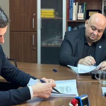 S-a semnat contractul pentru renovarea energetică a sediului de servicii comunitare S-a semnat contractul pentru renovarea energetică a sediului de servicii comunitare