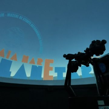 Video | S-a lansat în premieră națională producția KIRA la Planetariul din Baia Mare Video | S-a lansat în premieră națională producția KIRA la Planetariul din Baia Mare