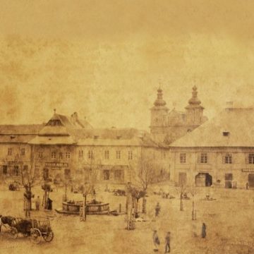 Lucia Pop, muzeograf: Fotografia versus memoria istoriei – Piața centrală, latura de sud Lucia Pop, muzeograf: Fotografia versus memoria istoriei – Piața centrală, latura de sud