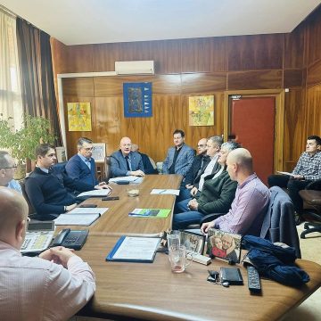PREFECTURA: Pericol pentru incendii forestiere, cât și pentru electrocutarea persoanelor