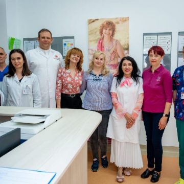 (ON)COOL ART: Povestea speranțelor prin tablouri donate Spitalului Județean de Urgență