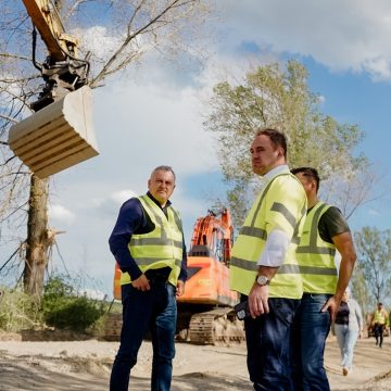 GABRIEL BOGDAN ȘTEȚCO: Se lucrează intens la reabilitarea drumului județean 185 Hărnicești – Ocna Șugatag