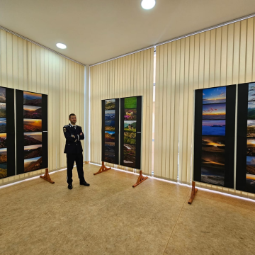 IPJ: Expoziție de pictură și fotografie realizată de doi polițiști