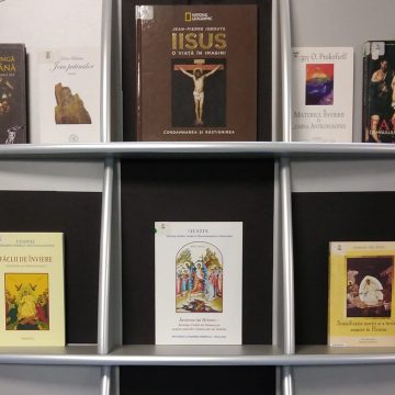 BIBLIOTECA JUDEȚEANĂ: Săptămâna Patimilor – expoziție de carte BIBLIOTECA JUDEȚEANĂ: Săptămâna Patimilor – expoziție de carte