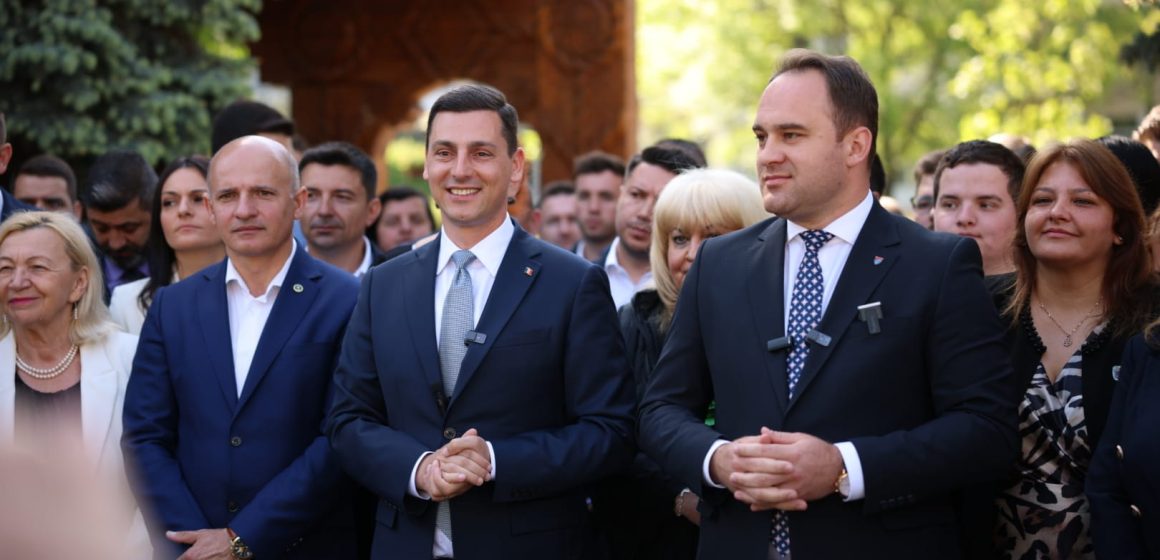 VIDEO: Cea mai performantă și puternică echipă administrativă și politică, echipa liberală, a depus candidaturile pentru Primăria/Consiliul Local Baia Mare și pentru Consiliul Judeţean Maramureș!