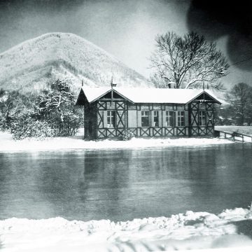 FOTOGRAFIA VERSUS MEMORIA ISTORIEI: Stadionul „Viorel Mateianu”, Baia Mare, 1922-1953 FOTOGRAFIA VERSUS MEMORIA ISTORIEI: Stadionul „Viorel Mateianu”, Baia Mare, 1922-1953
