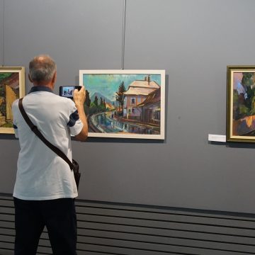 VIDEO: Lumea care trece – vernisajul expoziției Katona György la Galeria U.A.P. Baia Mare VIDEO: Lumea care trece – vernisajul expoziției Katona György la Galeria U.A.P. Baia Mare