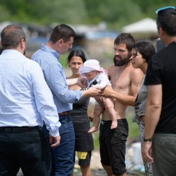 IONEL BOGDAN l-a prins pe interimarul Doru Dăncuș/PSD cu minciuna electorală! Marea „demolare” pe Pirită: un coteț pentru porci! IONEL BOGDAN l-a prins pe interimarul Doru Dăncuș/PSD cu minciuna electorală! Marea „demolare” pe Pirită: un coteț pentru porci!