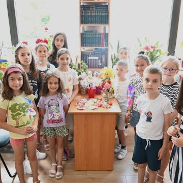 CENTRUL CULTURAL-SOCIAL VIȘEU DE SUS: Povestea florilor – un joc de rol și abilități practice