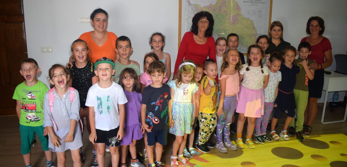 CENTRUL CULTURAL-SOCIAL VIȘEU DE SUS: Povești și jocuri din Munții Maramureșului