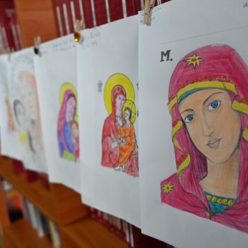 CENTRUL CULTURAL-SOCIAL VIȘEU DE SUS: Maica Domnului în literatură – tema de la Bibliotecă