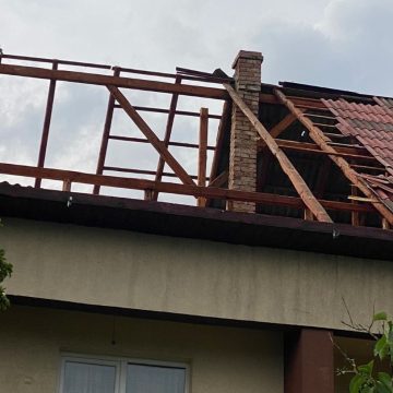 GALERIE FOTO: Furtunile au produs pagube însemnate în județ. S-a înregistrat și un deces GALERIE FOTO: Furtunile au produs pagube însemnate în județ. S-a înregistrat și un deces