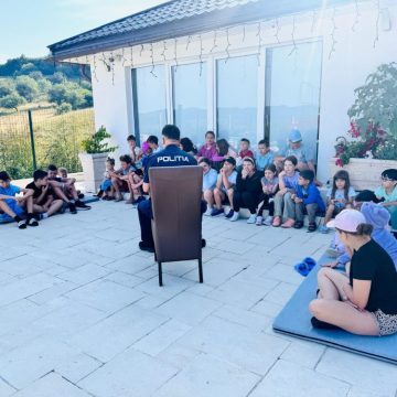 LECȚII DE VACANȚĂ CU POLIȚIȘTI: Respectă ca să fii respectat LECȚII DE VACANȚĂ CU POLIȚIȘTI: Respectă ca să fii respectat