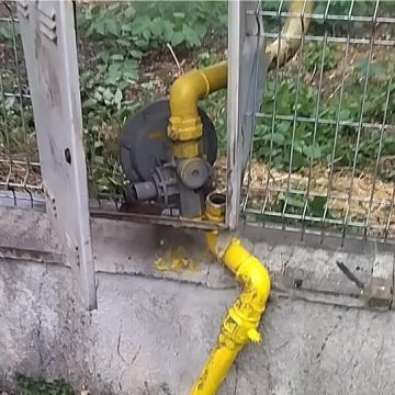 BAIA MARE: Conductă de gaz fisurată în urma unui accident rutier BAIA MARE: Conductă de gaz fisurată în urma unui accident rutier