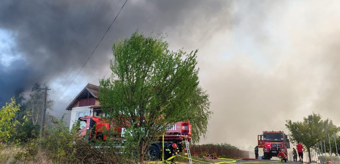 VIDEO: Incendiu de amploare în Maramureș