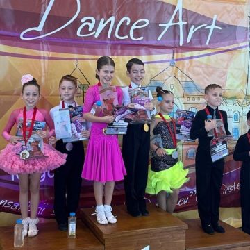 CLUBUL MINI-MAXI: Rezultate de excepție la Concursul Național Cupa ”Dance Art”