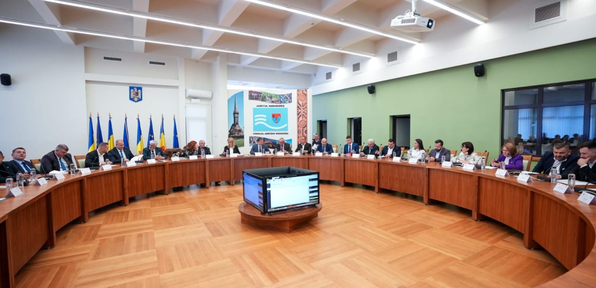 VIDEO: Depunerea jurământului de credință în cazul consilierilor județeni supleanți și constituirea comisiilor de specialitate