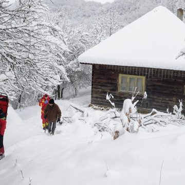 SALVAMONT: Acțiune de salvare într-o zonă greu accesibilă din Vișeu de Jos SALVAMONT: Acțiune de salvare într-o zonă greu accesibilă din Vișeu de Jos