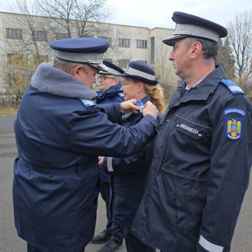 INSPECTORATUL DE JANDARMI JUDEȚEAN: Ceremonial de avansare în grad INSPECTORATUL DE JANDARMI JUDEȚEAN: Ceremonial de avansare în grad