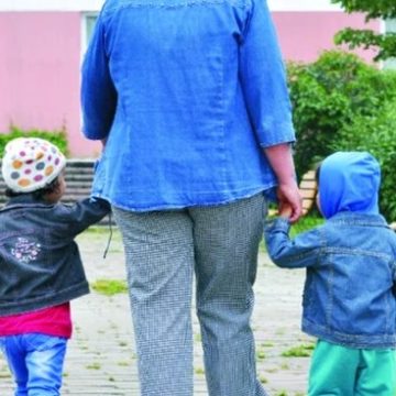 CĂLIN BOTA, PNL: Noi reglementări privind condiţiile de obţinere a atestatului, procedura de atestare şi statutul asistentului maternal