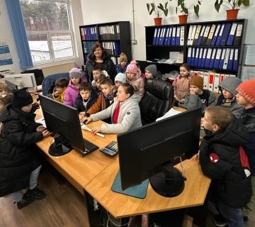 VITAL: Elevii din clasa pregătitoare de la Școala Gimnazială Lucian Blaga din Baia Mare au vizitat Stația de tratare a apei din Baia Mare